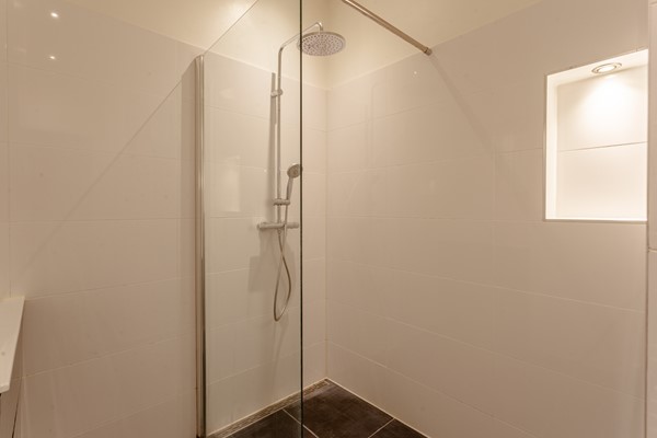 Medium property photo - Hoenderloostraat 94, 2573 RP Den Haag